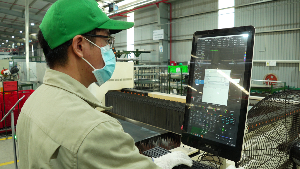 máy CNC tại nhà máy